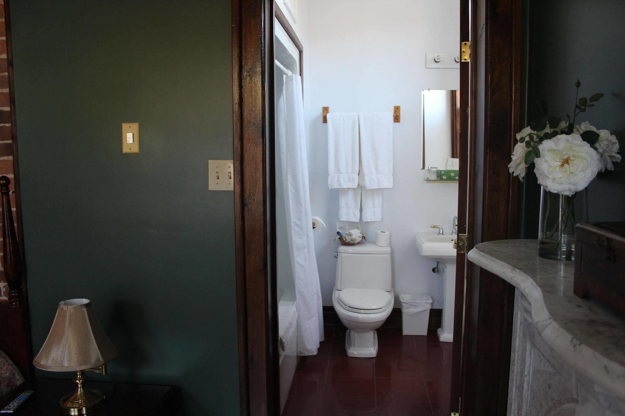 Customs House Inn Піктоу Екстер'єр фото